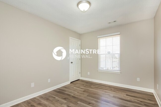 Building Photo - 3 Bedroom Pet-Friendly Home in CHARLOTTE, NC with Main Street Renewal