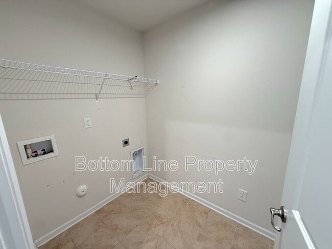 Building Photo - 1524 Bailiff Ct SW