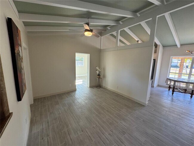 Building Photo - 1500 Carson Cir NE