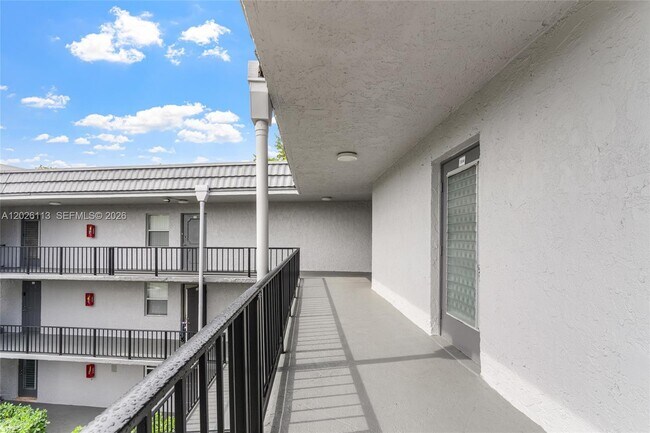Building Photo - 9091 Lime Bay Blvd