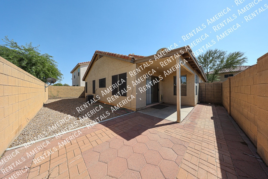 Building Photo - 1404 S Crossbow Ct
