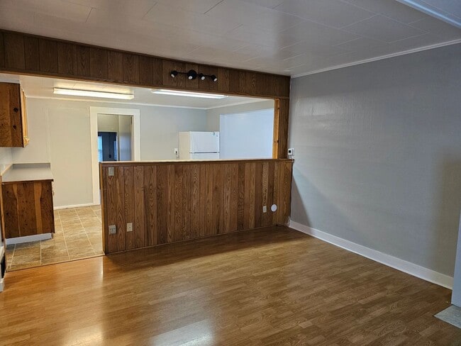 Building Photo - 2112 3rd St