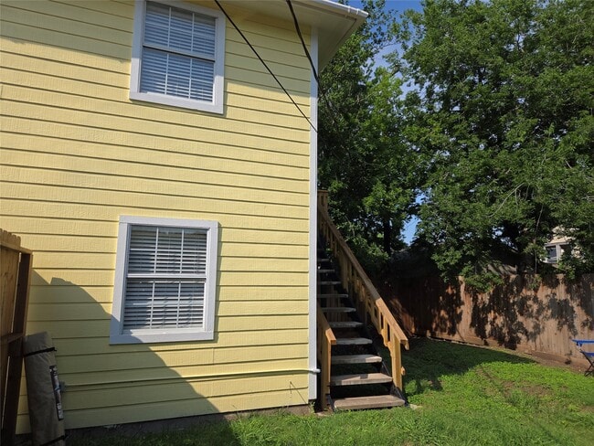 Building Photo - 4733 Jefferson St