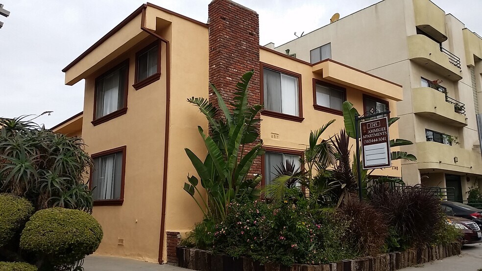 Building Exterior View - 1745 Colby Ave