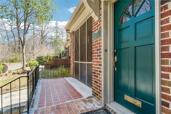 Building Photo - 773 Brookridge Dr NE