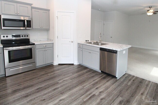 Building Photo - 3865 Sandspur Ln