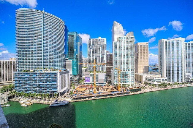 Building Photo - 465 Brickell Ave