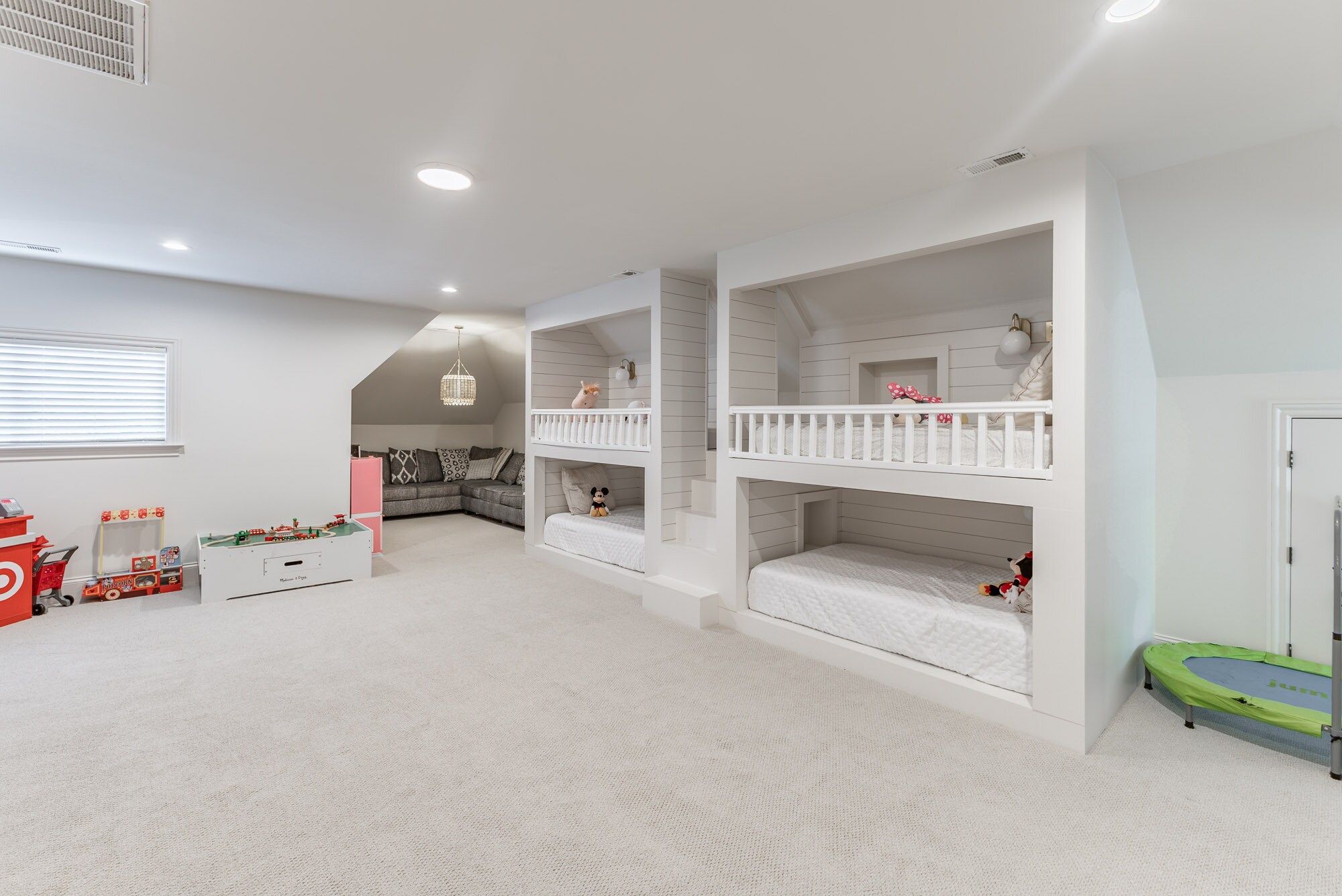 Building Photo - 136 Belle Ridge Dr