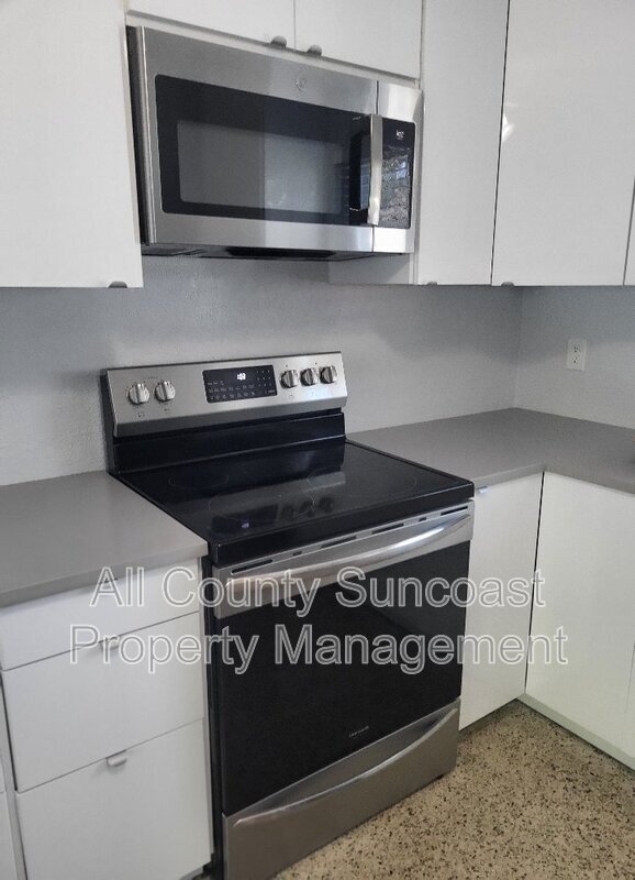 Building Photo - 2008 59th St S