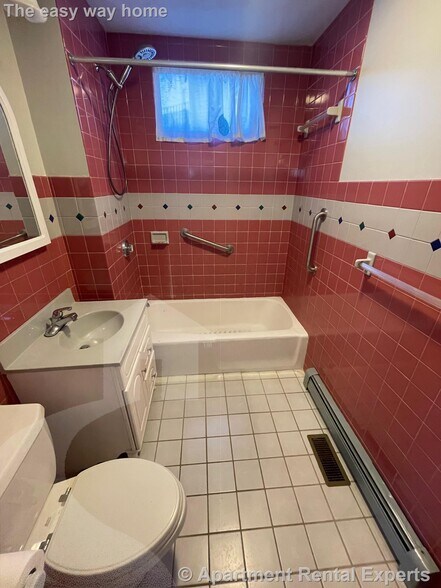 Building Photo - 112 Boston Ave