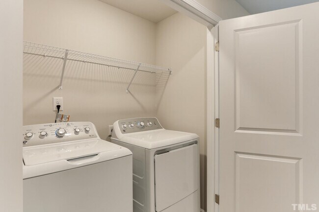 Laundry - 1102 Talis Creek Dr
