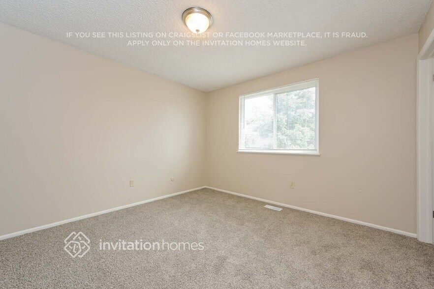 Building Photo - 15884 E Amherst Pl