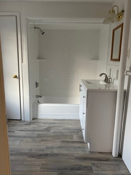 Recently renovated full bathroom - 248 Douglas Pike