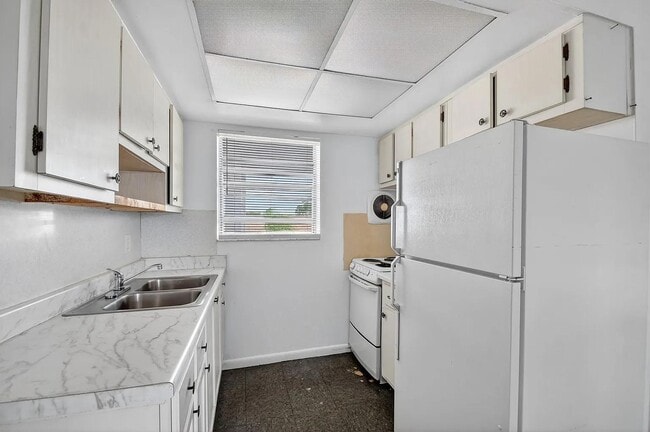 Building Photo - 1406 Barton Rd