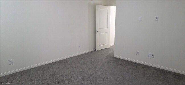 Building Photo - 427 Larksong Ave