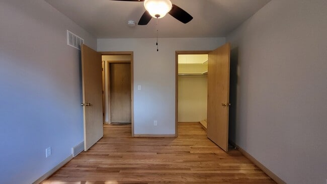 Second Bedroom - 4365 Glenmawr Ave