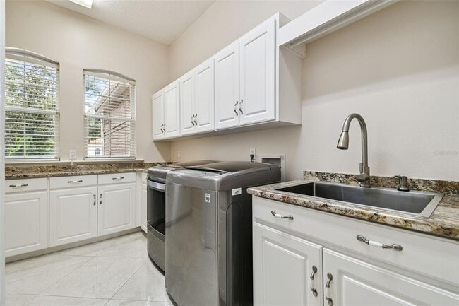 Building Photo - 3020 Kensington Trce