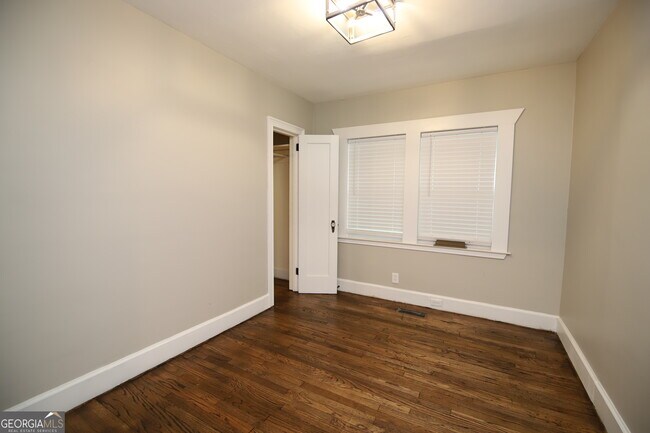 Building Photo - 112 Saynor Cir