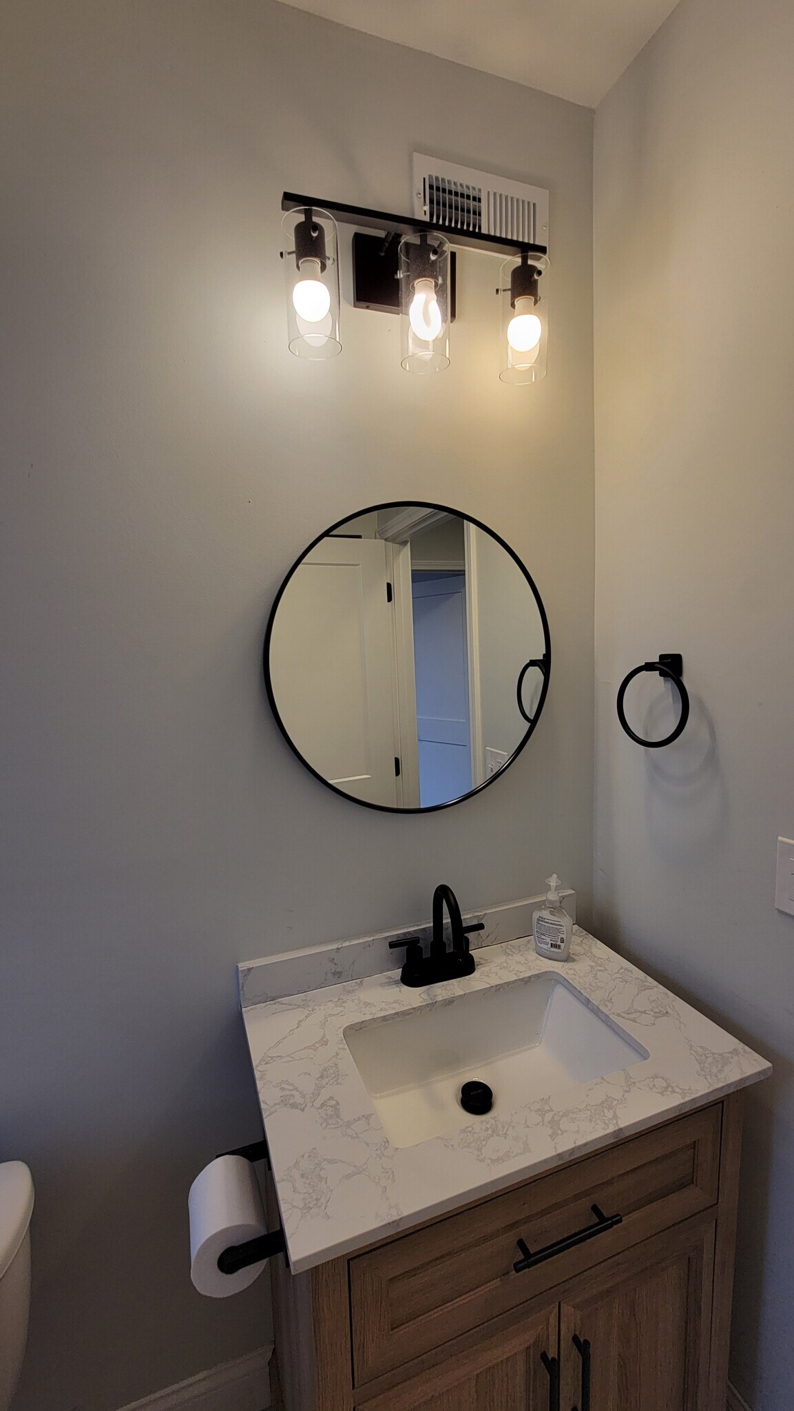 Building Photo - 5539 Holly Hills Ave