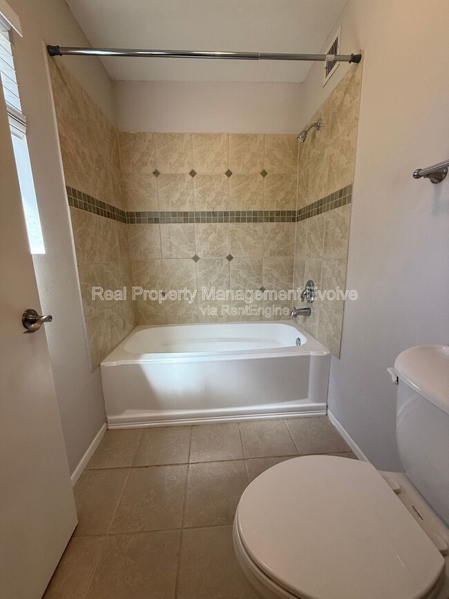 Building Photo - 4849 E Lake Point Cir