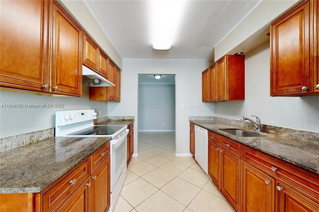 Building Photo - 841 SW 63rd Ave