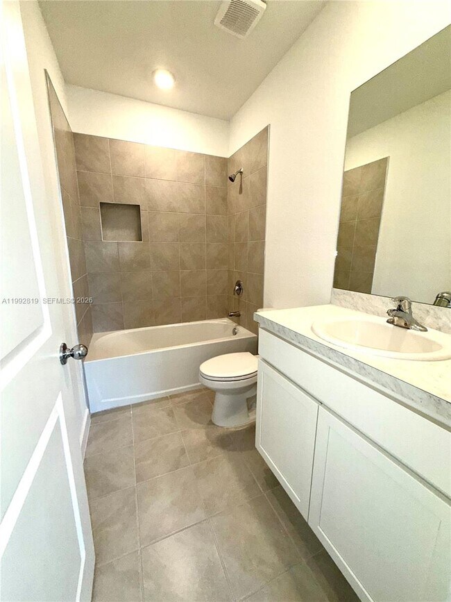 Building Photo - 359 NE 16th St