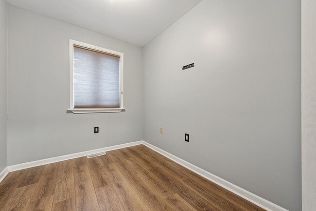 Building Photo - 4528 S St Lawrence Ave