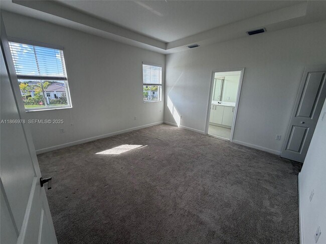 Building Photo - 2464 SE 24th Ct