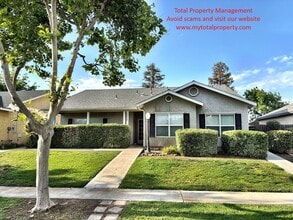 Building Photo - 1339 Vine St