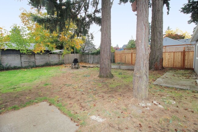 Building Photo - 7225 SE 65th Ave