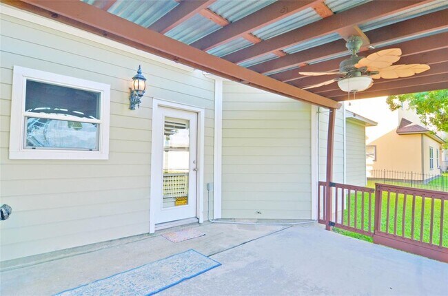 Building Photo - 131 Starboard Dr