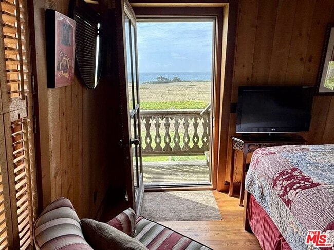 Building Photo - 45340 Little Lake St