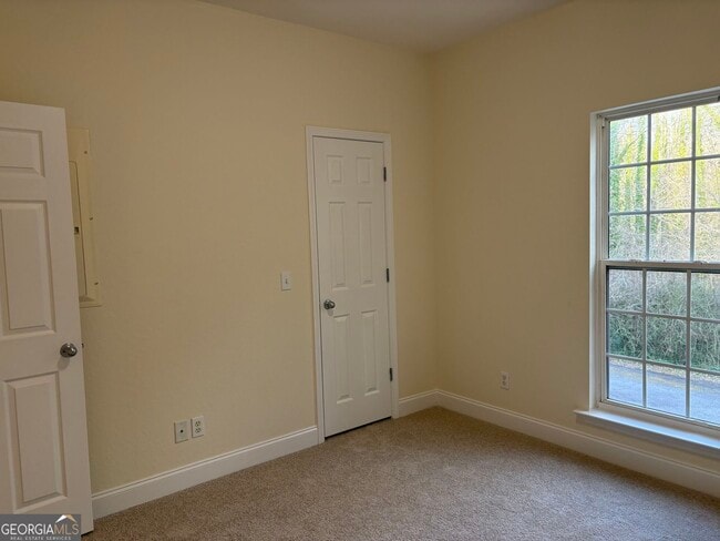 Building Photo - 74 Lockerbie Ct