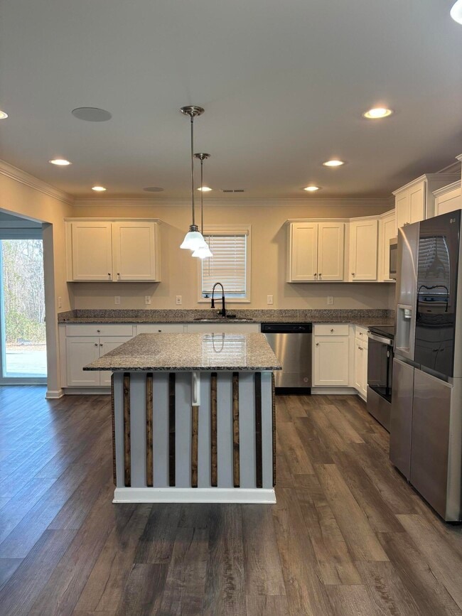 Building Photo - 335 Niblick Dr