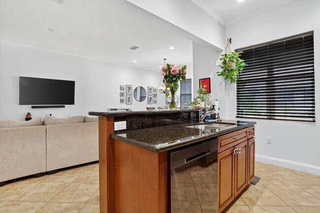 Building Photo - 6012 NW 116th Dr