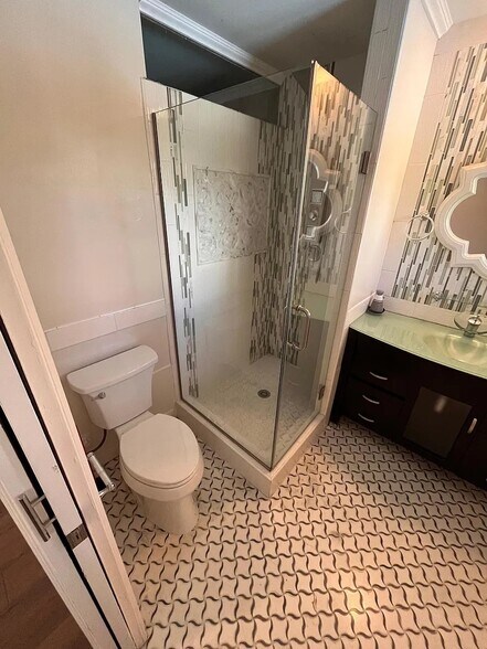 Building Photo - 8216 Glade Ave