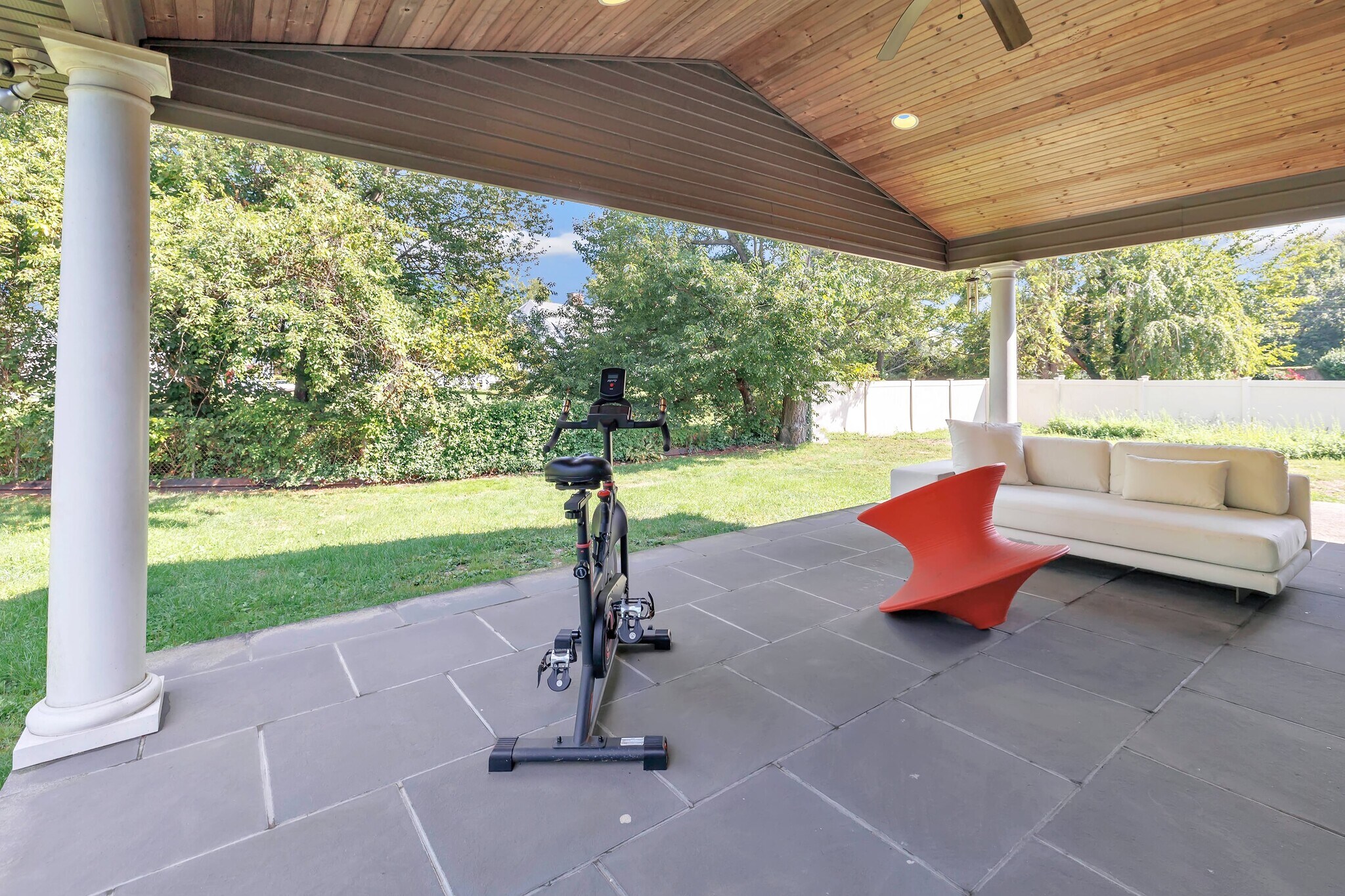 Building Photo - 26 Pearsall Pl