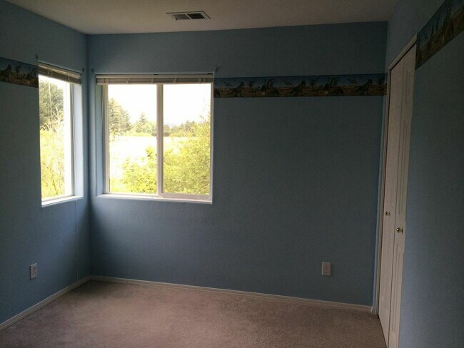 Building Photo - Two Story Traditional Backs to Green space- Back on the market!