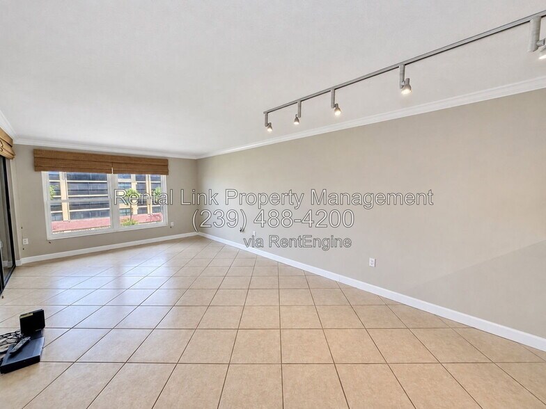 Building Photo - 8750 Midnight Pass Rd