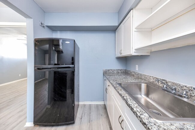 Building Photo - COMMING SOON!!!!*HOUSING WELCOME / SECTION 8 ACCEPTED