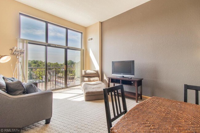 Building Photo - 4645 Park Commons Dr