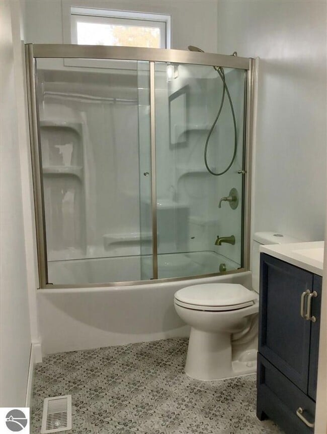 Building Photo - Step Into Luxury and Style – Impeccably Re...