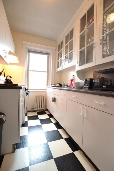 Building Photo - 130 Brainerd Rd