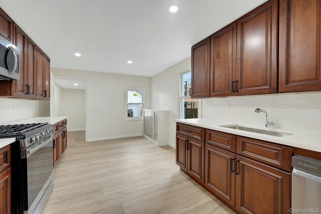 Building Photo - 25 S Washington St