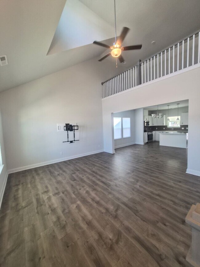 Building Photo - 301 Harvest Mdw Xing