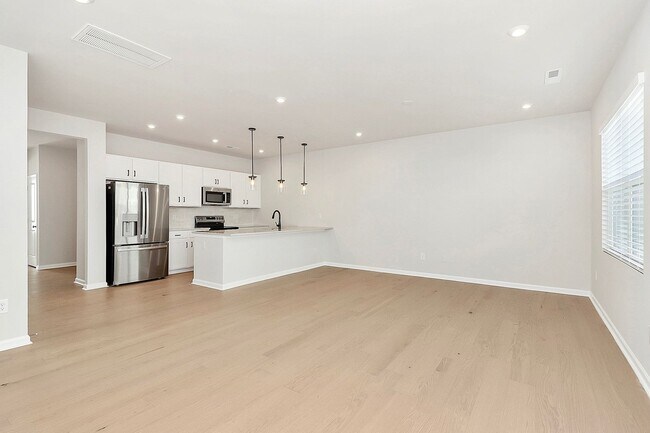 Building Photo - 5855 Executive Center Dr
