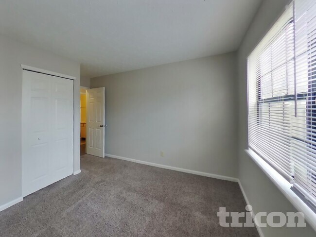 Building Photo - 6621 Pamona Cir