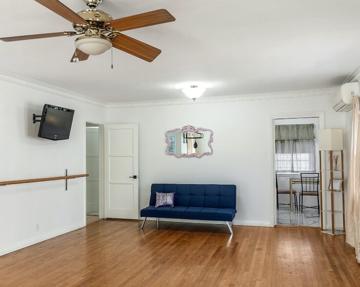 Building Photo - 1429 Ellsmere Ave