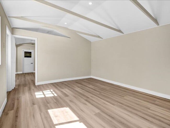 Building Photo - Welcome to this charming 3-bedroom, 2-bath...
