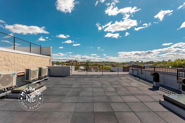 Building Photo - 1337 Gates Ave